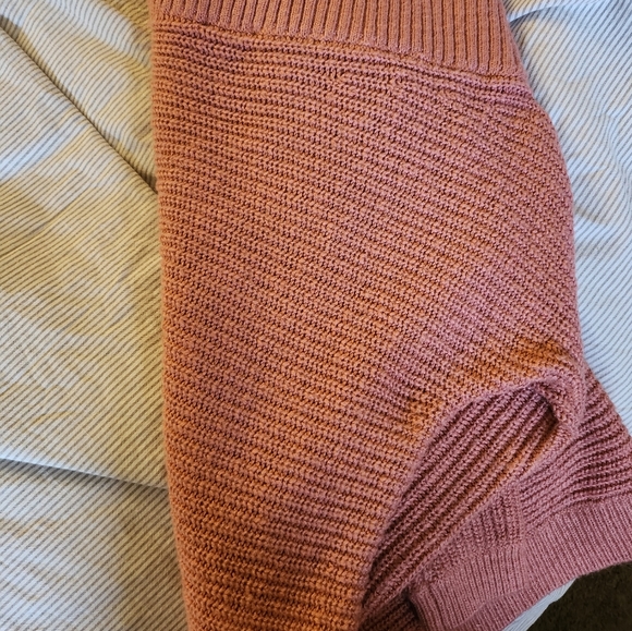 Off shoulder sweater - Picture 4 of 5